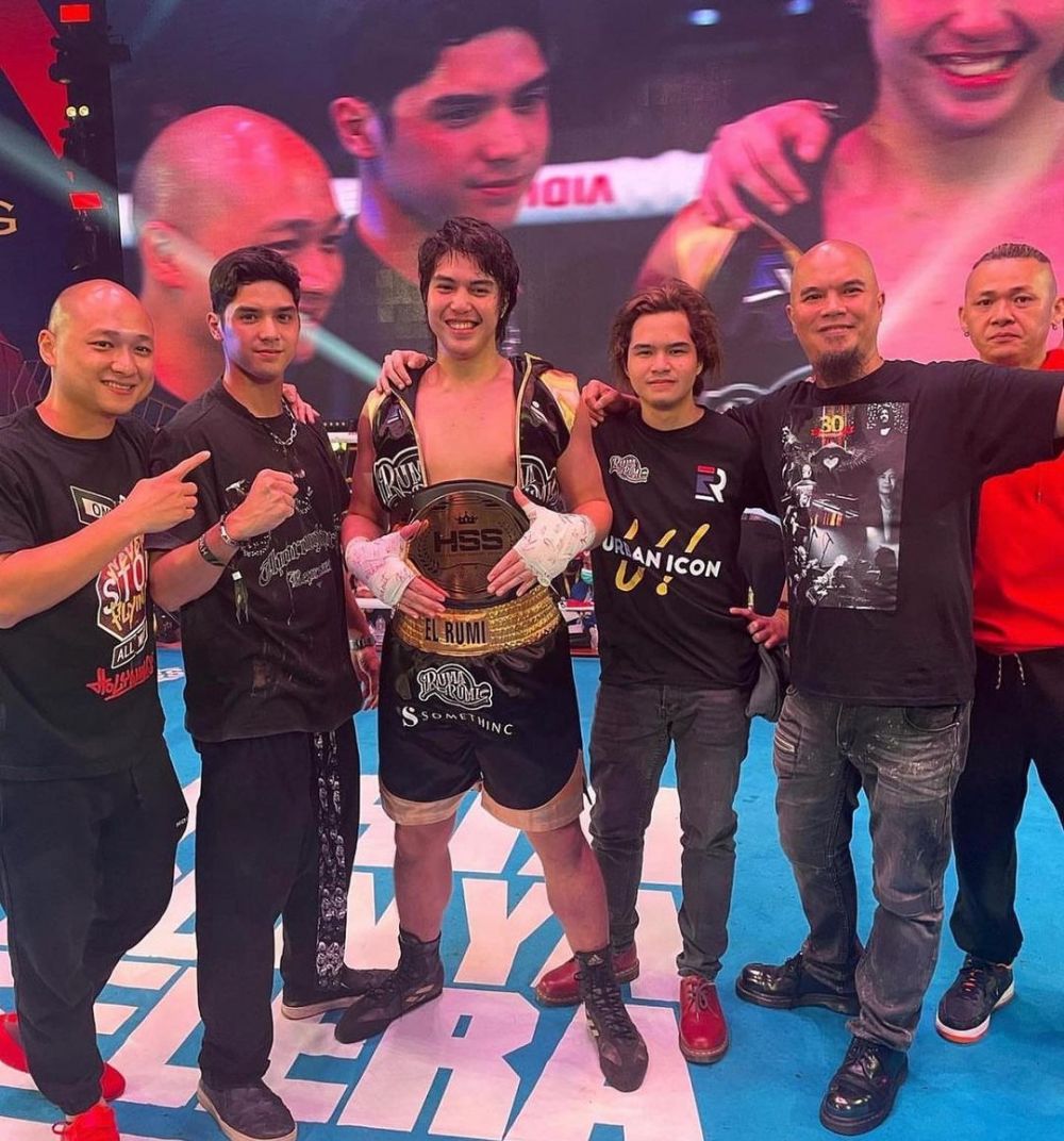 El Rumi sukses taklukkan lawan di duel tinju Holywings Sport Show