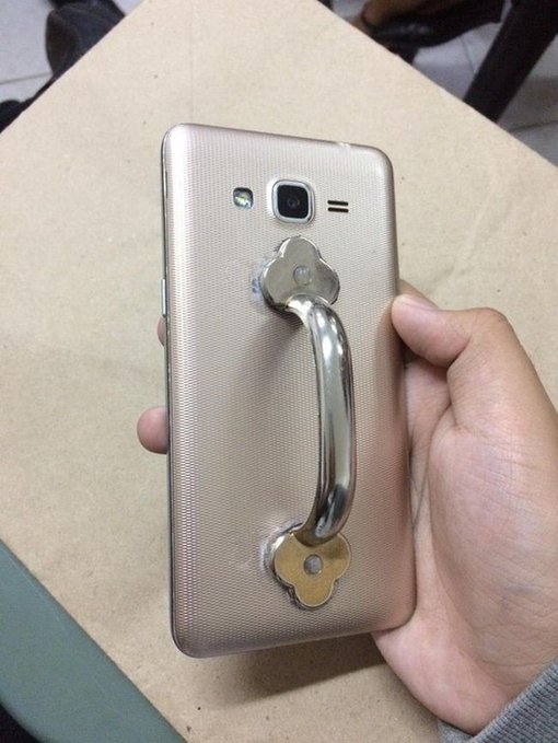 11 Penampakan orang pakai benda nyeleneh, bikin tepuk jidat