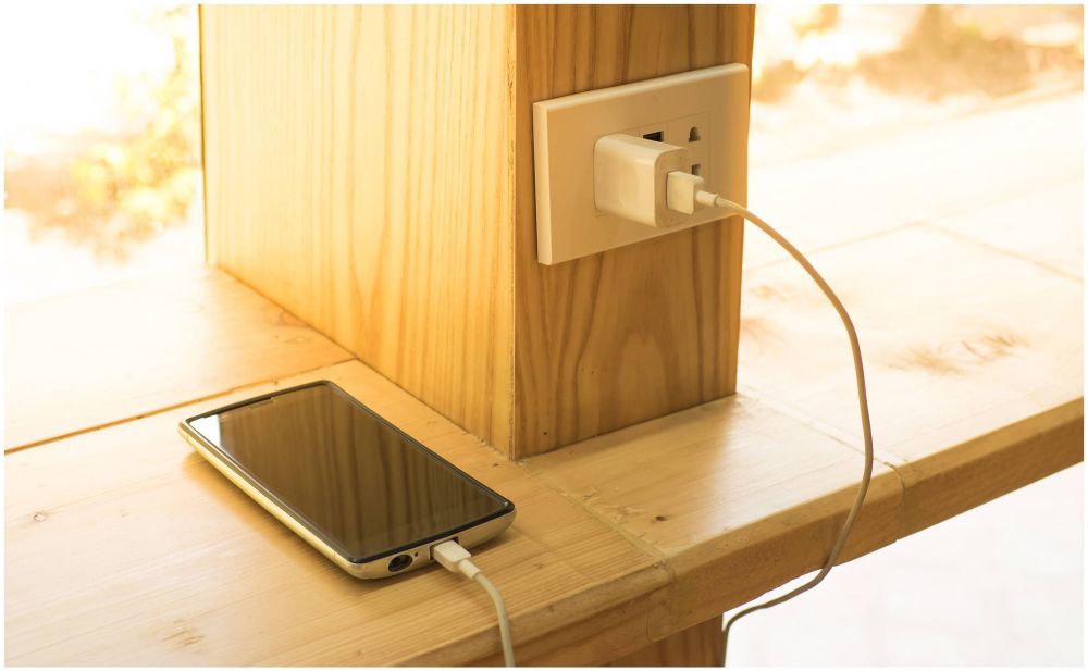 Ingin baterai smartphone awet? ini 7 rahasia mengisi daya yang tepat