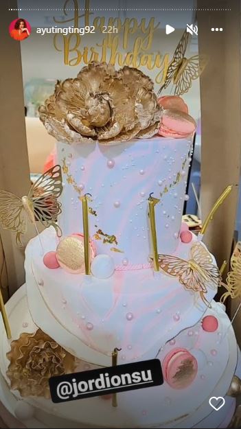 11 Potret kue ultah Ayu Ting Ting ke-30, uniknya bikin tak tega makan