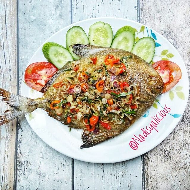 15 Resep olahan ikan bawal goreng aneka bumbu, lezat dan praktis