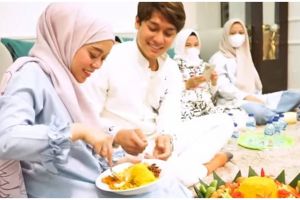 Lauk pendamping nasi tumpeng 11 seleb, plating Soimah simpel