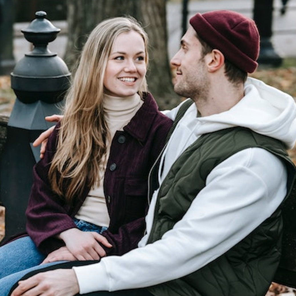 20 Arti mimpi disukai laki-laki yang tidak dikenal, kamu wajib waspada