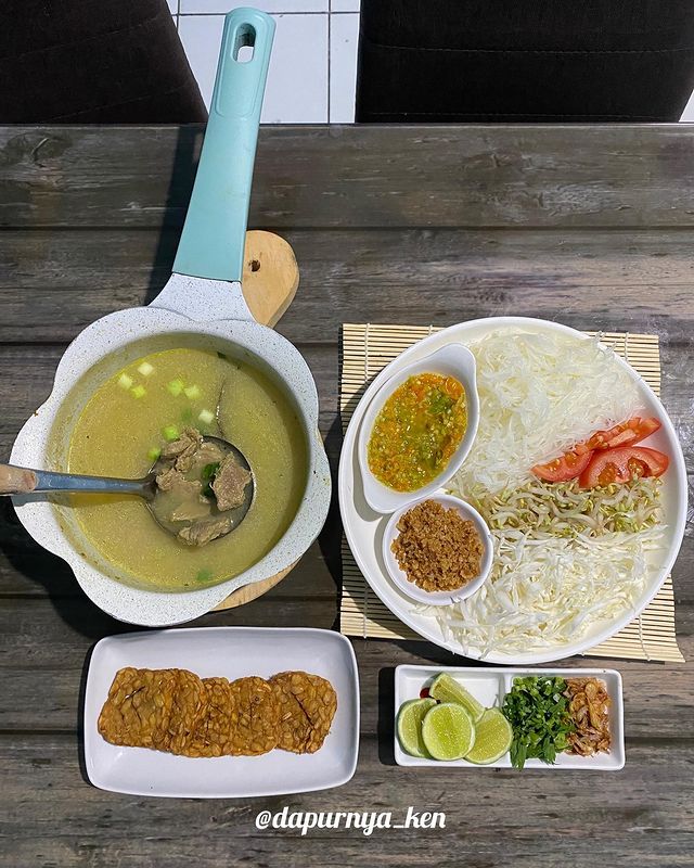 15 Resep soto daging sapi, enak, segar, dan bumbunya nendang
