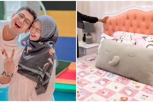9 Potret kamar bayi Ria Ricis, tema pink Hello Kitty