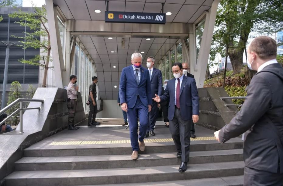 Momen Anies Baswedan di Citayam Fashion Week, ajak delegasi Eropa