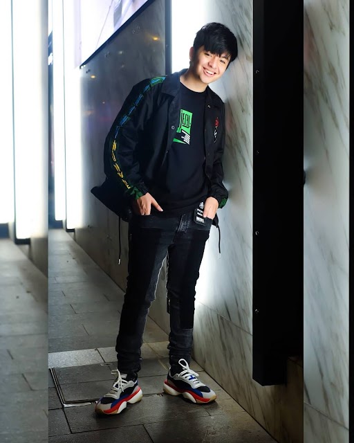 7 Inspirasi outfit Angga Yunanda bak Oppa Korea, bisa dicoba