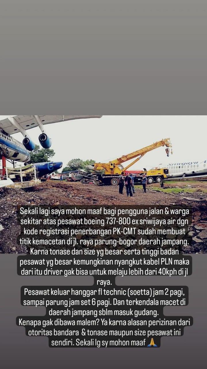 Heboh truk angkut pesawat bikin macet jalan, pemilik sampaikan maaf