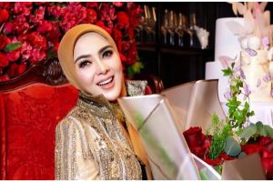 10 Potret kue ultah Syahrini dari tahun ke tahun, selalu mewah