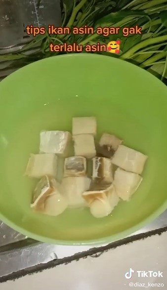 Cara ampuh mengurangi rasa asin pada ikan jambal, antigagal