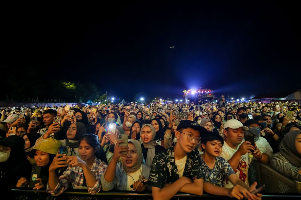 Dua puluh ribu penonton padati gelaran festival musik HEYFEST! 2022