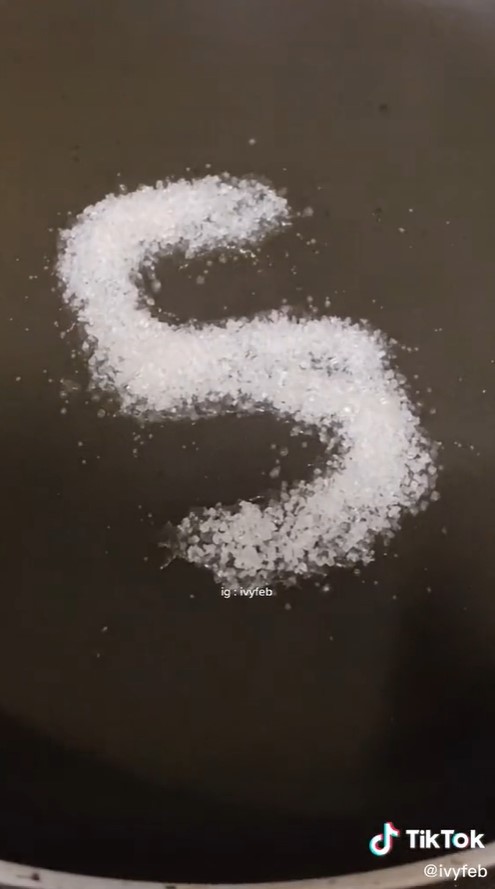 Cuma dari gula, begini cara bikin dekorasi angka untuk kue tart