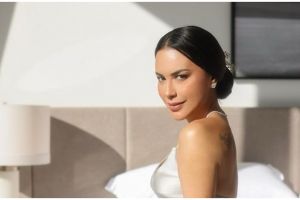10 Kue ultah Sophia Latjuba dari tahun ke tahun, unik dan elegan