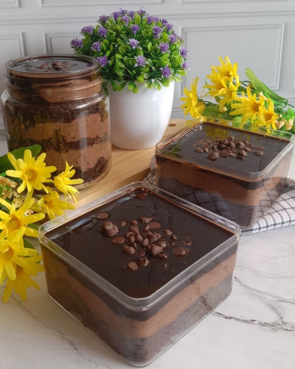 13 Cara membuat dessert box cokelat, enak, legit, dan praktis