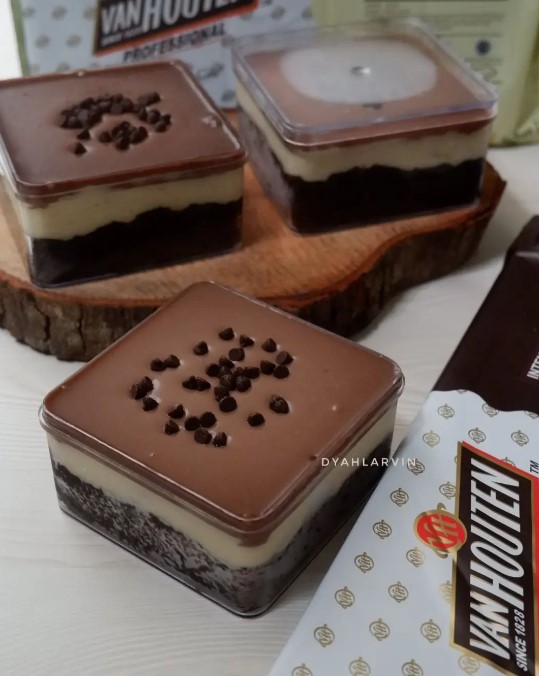 13 Cara membuat dessert box cokelat, enak, legit, dan praktis