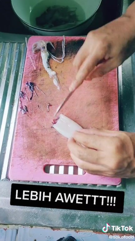 Trik menyimpan cumi ini bikin segarnya tahan lama dan antibau