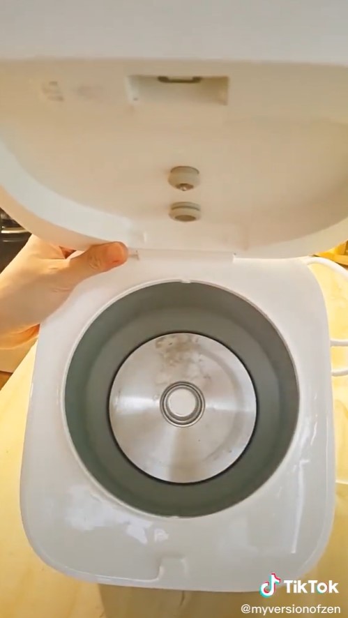 Jangan sampai salah, ini cara bersihkan rice cooker biar makin awet