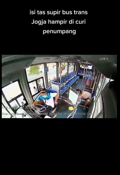 Detik-detik penumpang Trans Jogja nyaris curi tas sopir, bikin emosi