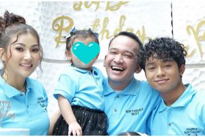 10 Potret kue ulang tahun Ruben Onsu ke-39, elegan dan mewah