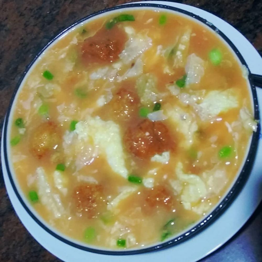 13 Resep olahan telur dadar kuah, simpel, nikmat, dan menggugah selera