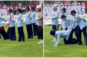 Detik-detik prajurit wanita menahan pingsan saat upacara, bikin salut