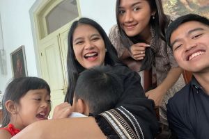 Unggah potret Kaesang dan pacar, caption Kahiyang tuai ucapan selamat