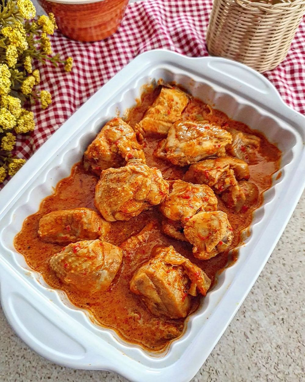 Resep ayam santan pedas, bumbunya nampol dan bikin nambah nasi