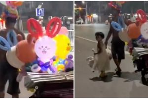 Perjuangan ayah jualan balon sambil bawa anak, demi bayar sekolah