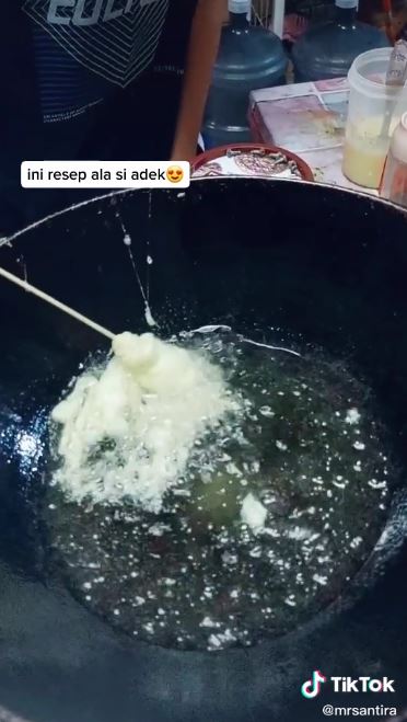 Trik membuat telur gulung bersarang tanpa tepung, nggak mudah hancur