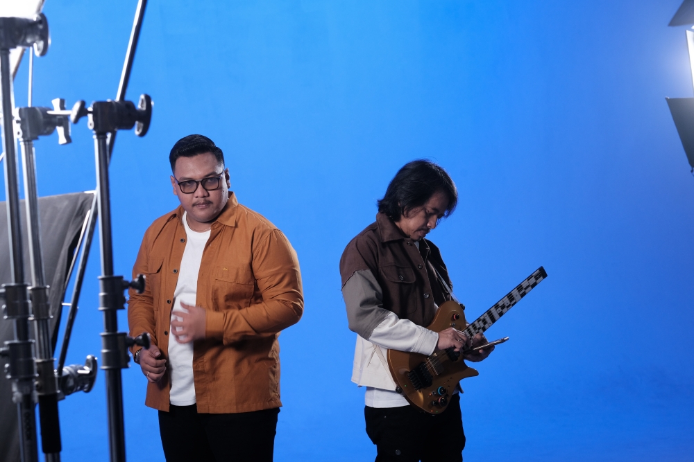 Ndarboy Feat Dewa Budjana bikin lagu bareng judulnya 'Kudu Nangis'