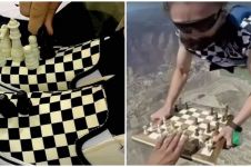 11 Potret kocak main catur di tempat tak biasa ini bikin geleng kepala