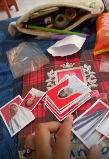 Disuruh serahkan foto 4x6 2 lembar, siswi ini kumpulkan potret kocak