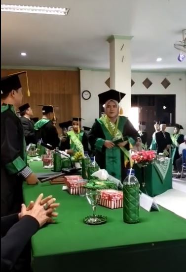 Dikira salah sebut, 3 wisudawati bernama sama ini dipanggil berurutan