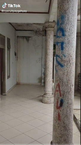 Kisah pria baru pindah kosan, ternyata dalamnya seperti rumah kosong