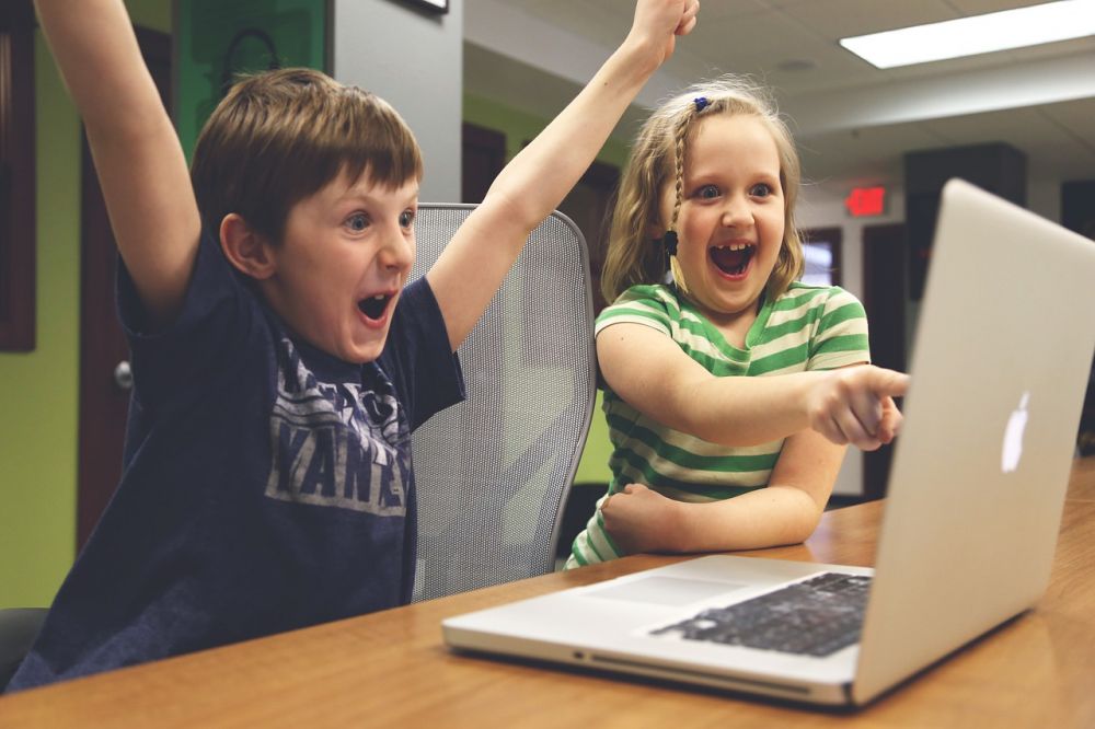 Cara mudah menginstal aplikasi berupa file di laptop Windows dan Mac