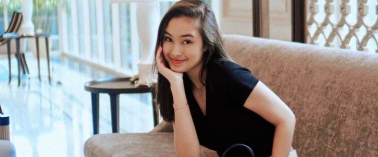 7 Perawatan rambut Caitlin Halderman ini bikin tebal dan antirontok
