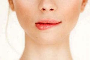 11 Rekomendasi lip concealer harga mulai Rp 48 ribu, atasi bibir hitam