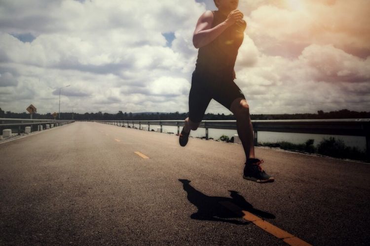 11 Aplikasi pelacak lari & joging di smartphone, bantu jaga kebugaran