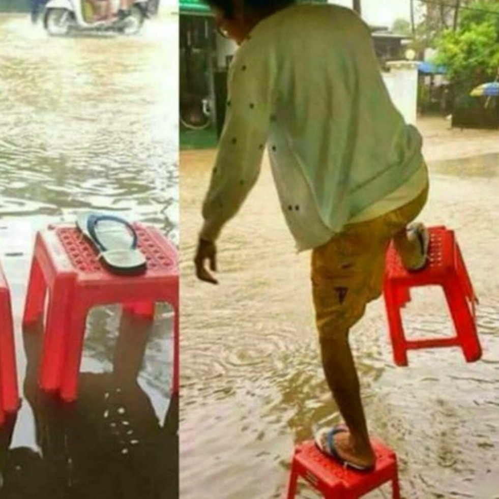 13 Aksi nyeleneh warga atasi banjir ini bukti kreatif saat kepepet