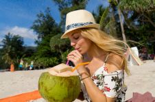 Manfaat air kelapa, dari anti penuaan hingga penyakit jantung 