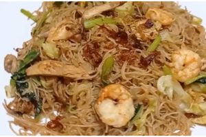 Trik masak bihun beras goreng agar tidak mudah patah dan menggumpal
