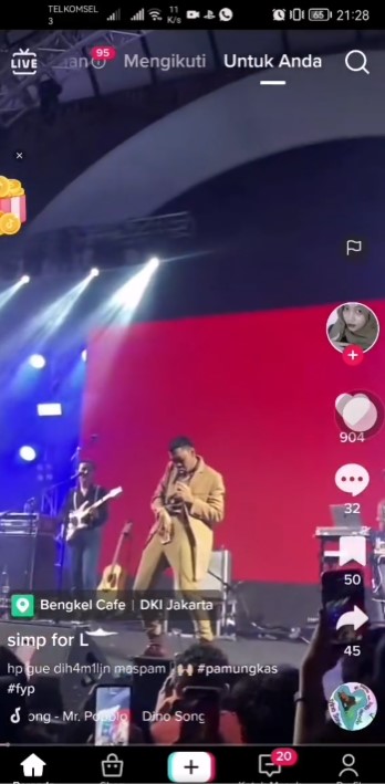 Respons Pamungkas usai aksi tak pantas di panggung, bentuk fan service