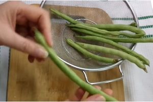 Biar lebih gampang dikunyah, ini 5 cara siangi buncis sebelum dimasak