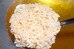 Trik goreng rengginang agar mekar sempurna dan renyah tahan lama