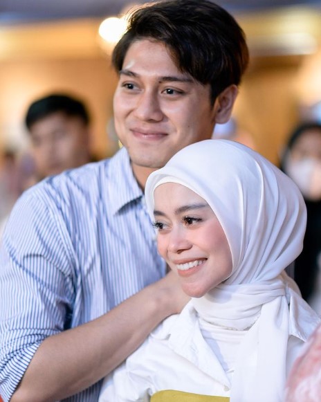 Reaksi Rizky Billar saat ditanya soal perselingkuhan, memilih mangkir