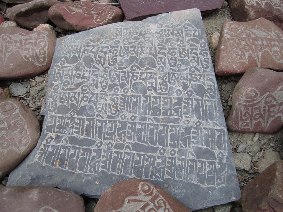 125 Contoh Bahasa Sansekerta lengkap dengan arti dan ciri-ciri