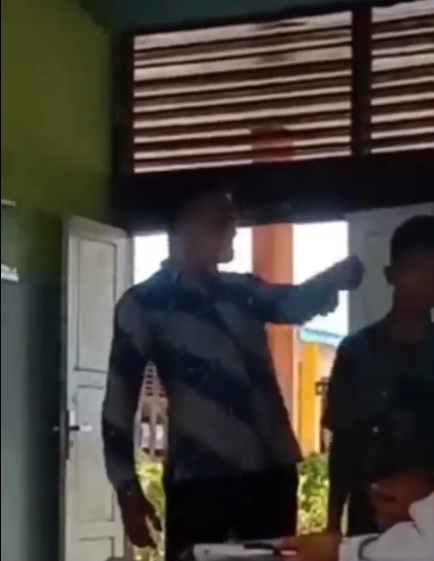 Oknum guru tega pukul dan tendang murid, tuai kecaman keras warganet