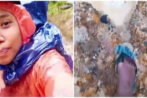 Ibu ini antarkan anak sekolah dengan berjalan kaki dan menggendongnya