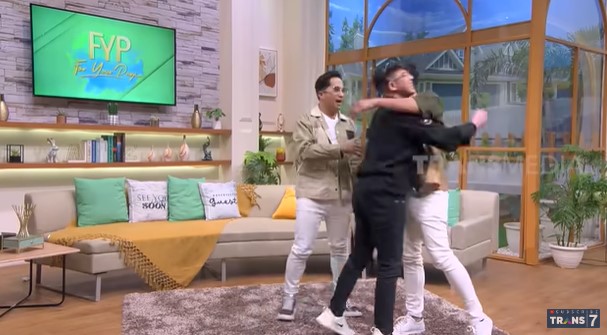 10 Tahun tak jumpa, ini momen Raffi Ahmad bertemu Baim Alkatiri