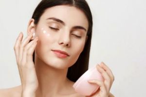 13 Rekomendasi sleeping mask di bawah Rp 250 ribu, bikin kulit cerah